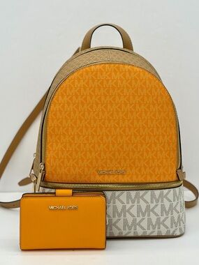 Michael Kors Rhea Medium
Color-Block Signature Logo
Backpack and Wallet Set